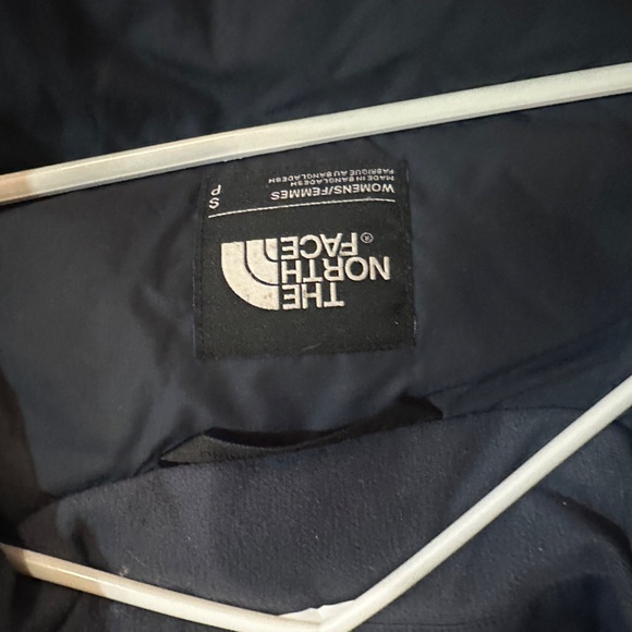 Women’s North Face Winter Coat - Picture 2 of 4